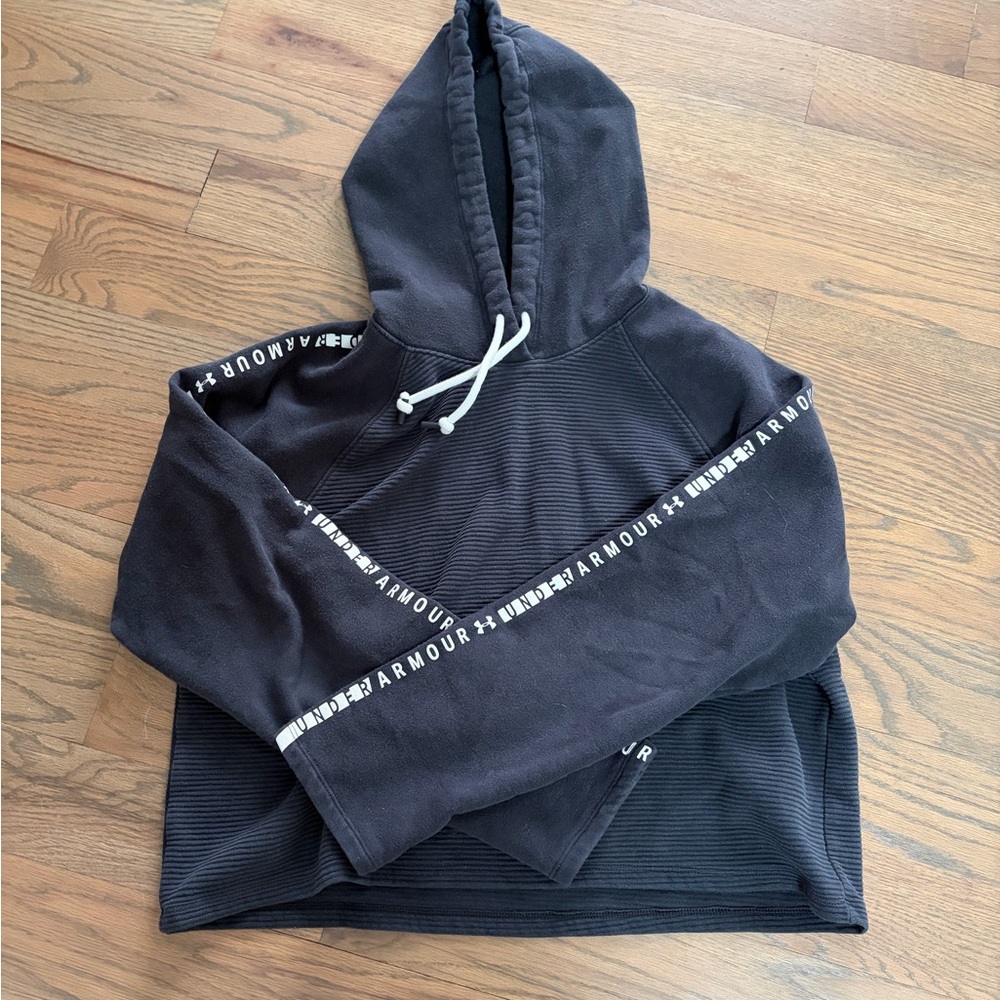 Under Armour Women’s Cropped Black Hoodie Sweater